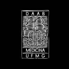 símbolo do DAAB que é o Desenho de um cérebro com listras, na cor branca com o fundo preto, escrito DAAB em cima e medicina UFMG embaixo.